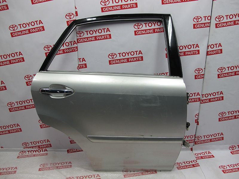Дверь задняя правая серебро на Lexus RX 2003-2008гг